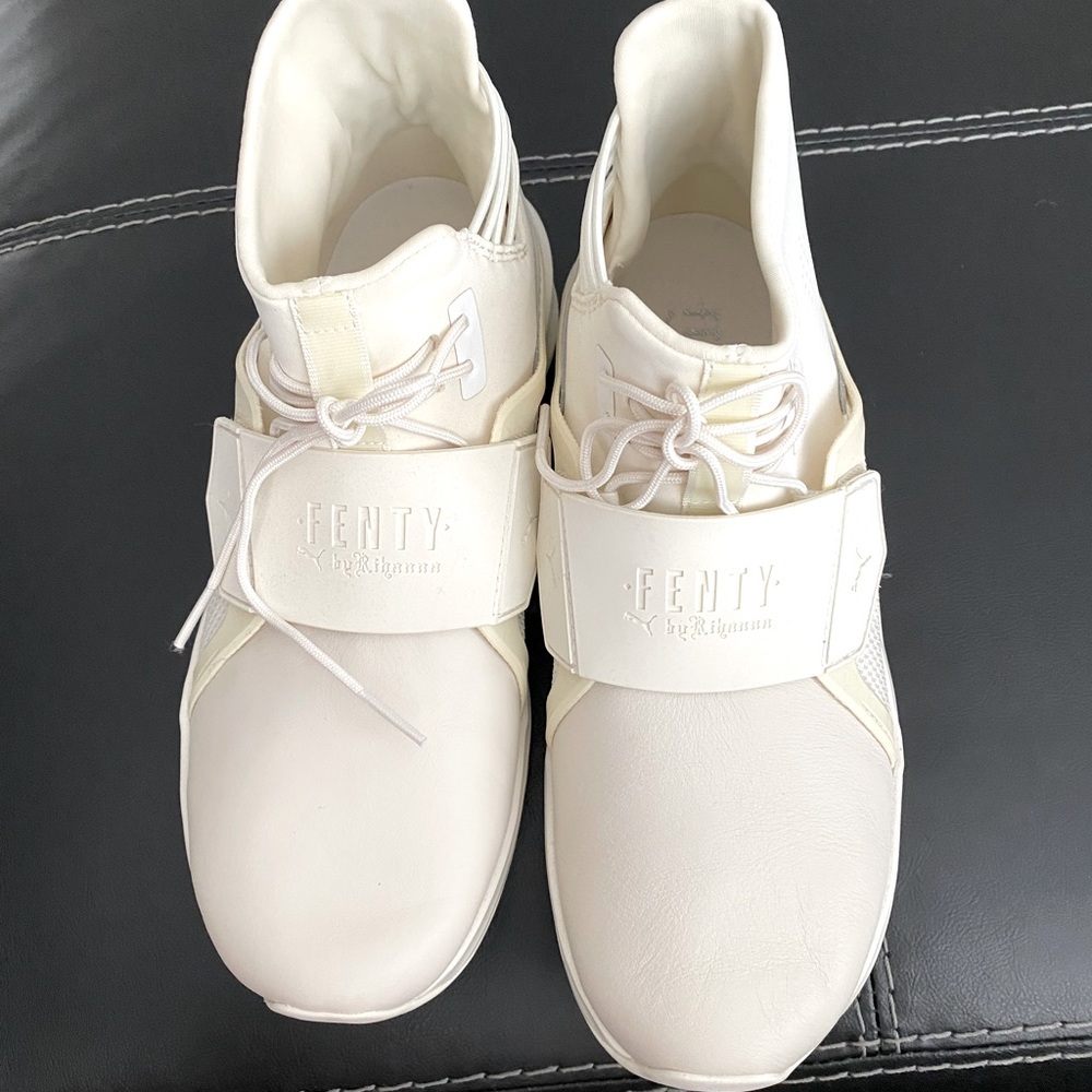 Women’s Puma Fenty by Rihanna Tennis Shoes!!